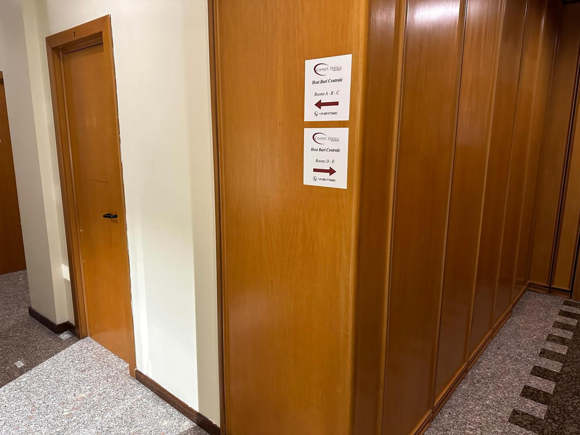 Cconforthotels Host Bari Centrale Εξωτερικό φωτογραφία